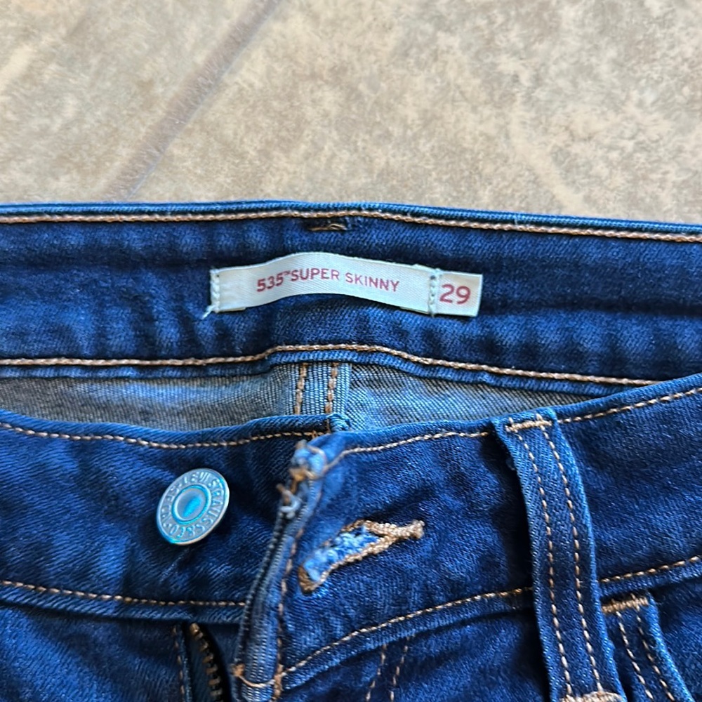 Levi’s 535 Super Skinny Women’s Jeans | Size 29 | Like New | Dark Wash